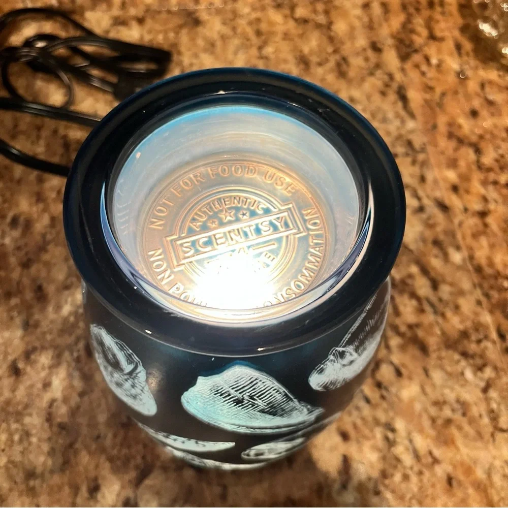 Scentsy Tide Pool Blue Glass Shell Etched Nautical Beach Full Size Wax Warmer